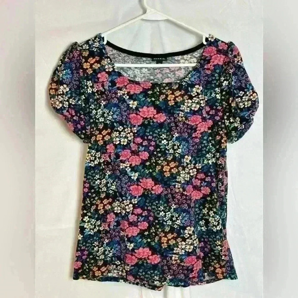 Torrid Blouse Black with Bright Flowers (Size 00) - Picture 1 of 8